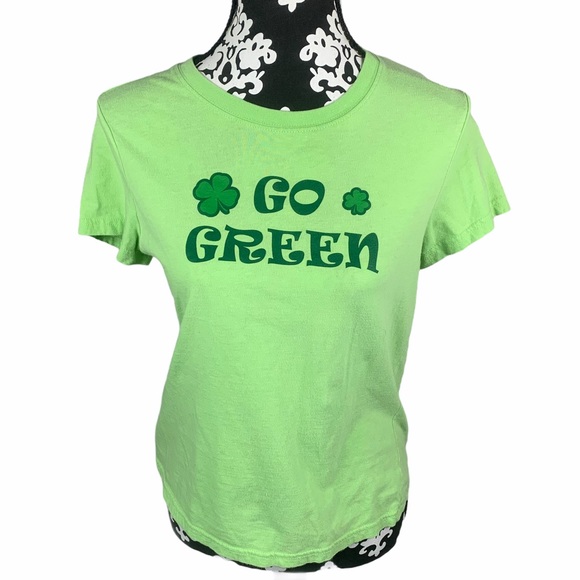 Tops - 🍀Y2K St. Patricks Day Green Graphic Tee Semi-Crop